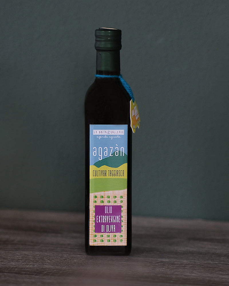 Natives kaltgepresstes Olivenöl, das zu 100% aus der ligurischen Olivensorte ,,Cultivar taggiasca" hergestellt wird.