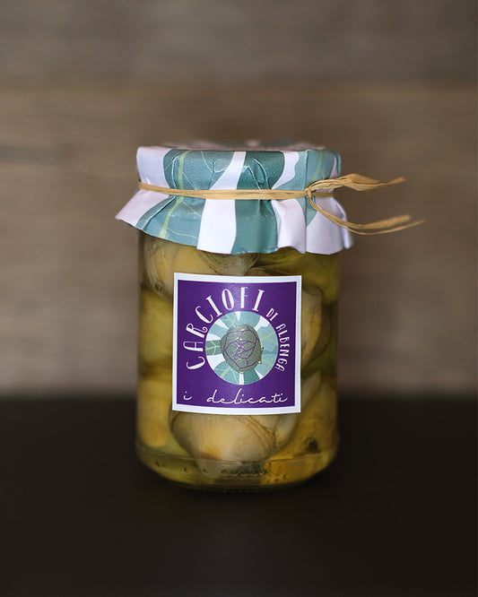 Die eingelegten Artischocken aus Albenga eignen sich hervorragend als Antipasto, aber auch als Begleitung zu rohem, gekochtem oder gegrilltem Fleisch, zu Fisch und zu Käse. Jetzt im Onlineshop Feinkost Monaco bestellen! Füllmenge 280g.